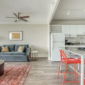 Mint House At 800 Tower - **** Louisville